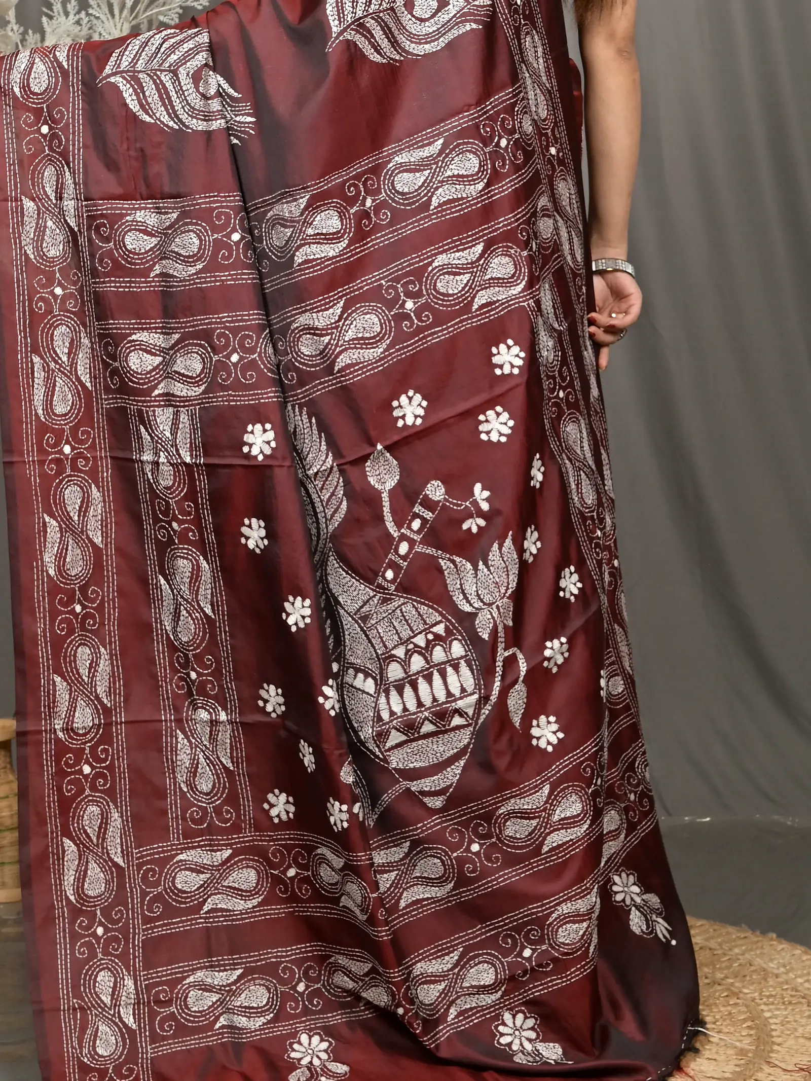 Brown Cotton Bolpur Kantha Stitch Saree (15)